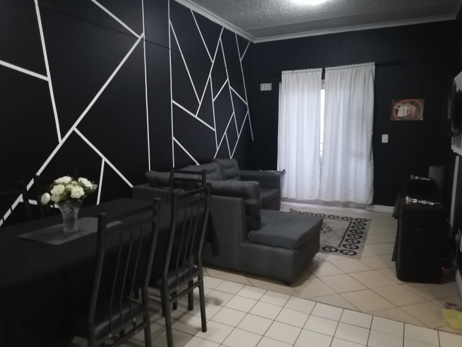 To Let 2 Bedroom Property for Rent in Athlone Western Cape